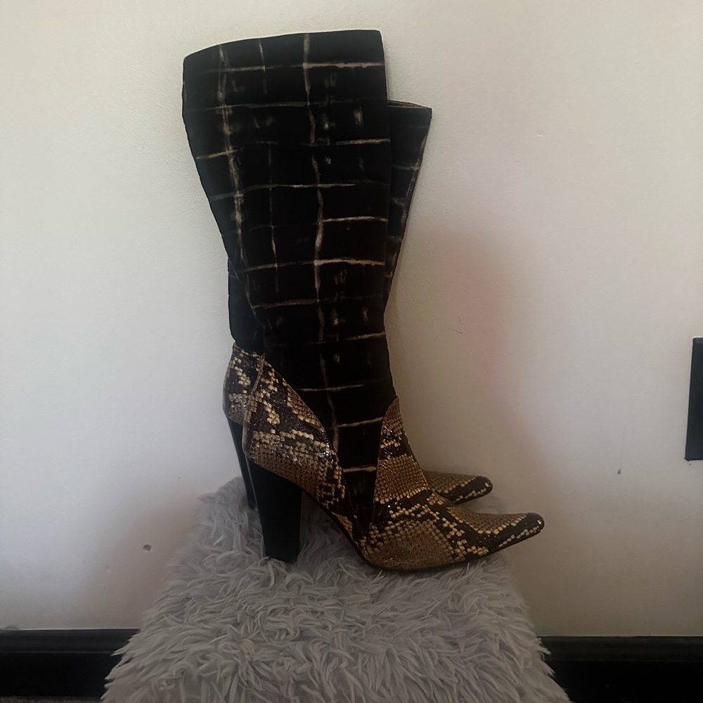Emanuel Ungaro Black and Brown Snakeskin Heeled Boots